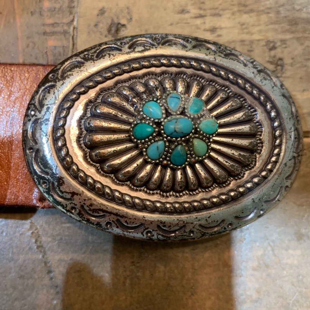 Western looking belt buckle